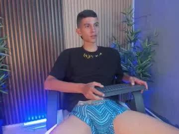aaron_whitee from Chaturbate is Freechat