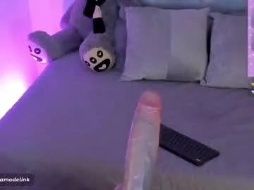 Customizable and immersive: Energize your taste buds and checkout our delicious choice of amateur cams liveshows with excited livestreamers getting their sweet physiques pounded with their beloved vibrating toys.