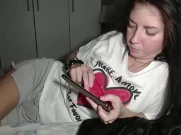 petite_danielle from Chaturbate is Freechat