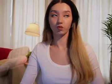 sarasuo model from Chaturbate