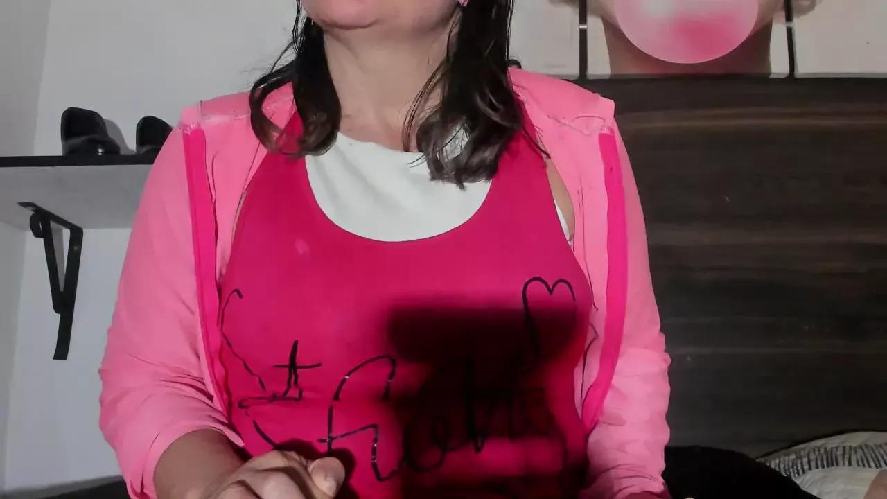 Photos of debora1981 from Cherry is Freechat