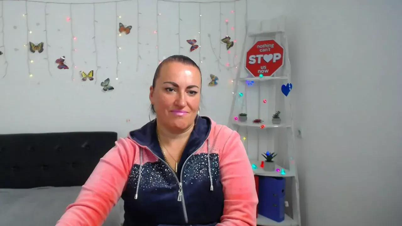 dianamgg from Cherry is Freechat