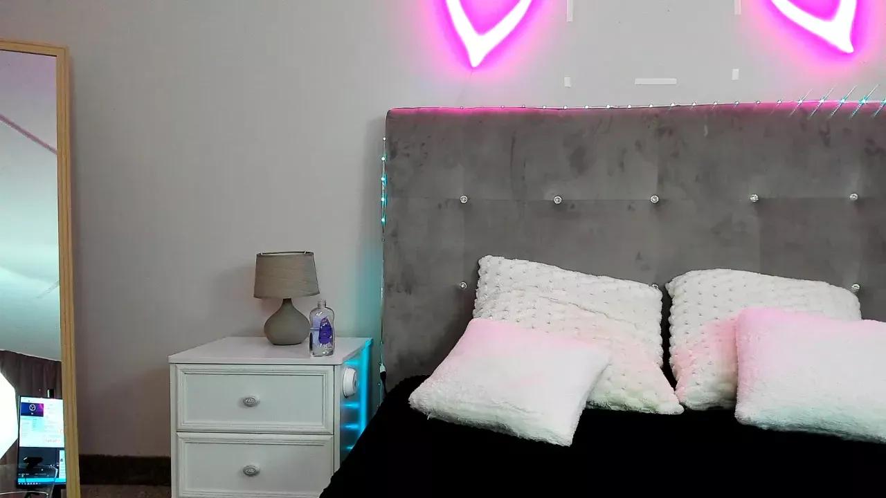 Customizable and immersive: Energize your taste buds and checkout our delicious choice of amateur cams liveshows with excited livestreamers getting their sweet physiques pounded with their beloved vibrating toys.