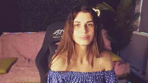 emilyreal from Cherry is Freechat