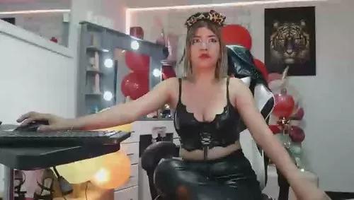 Customizable and immersive: Energize your taste buds and checkout our delicious choice of amateur cams liveshows with excited livestreamers getting their sweet physiques pounded with their beloved vibrating toys.