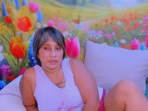 indianroxy from Cherry is Freechat