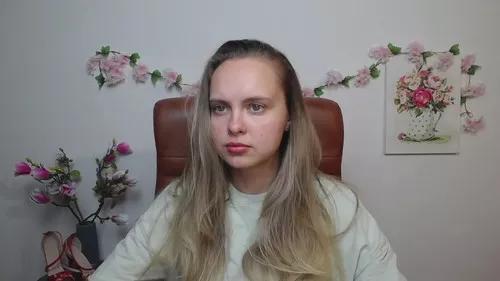 khaleesimoon from Cherry is Freechat