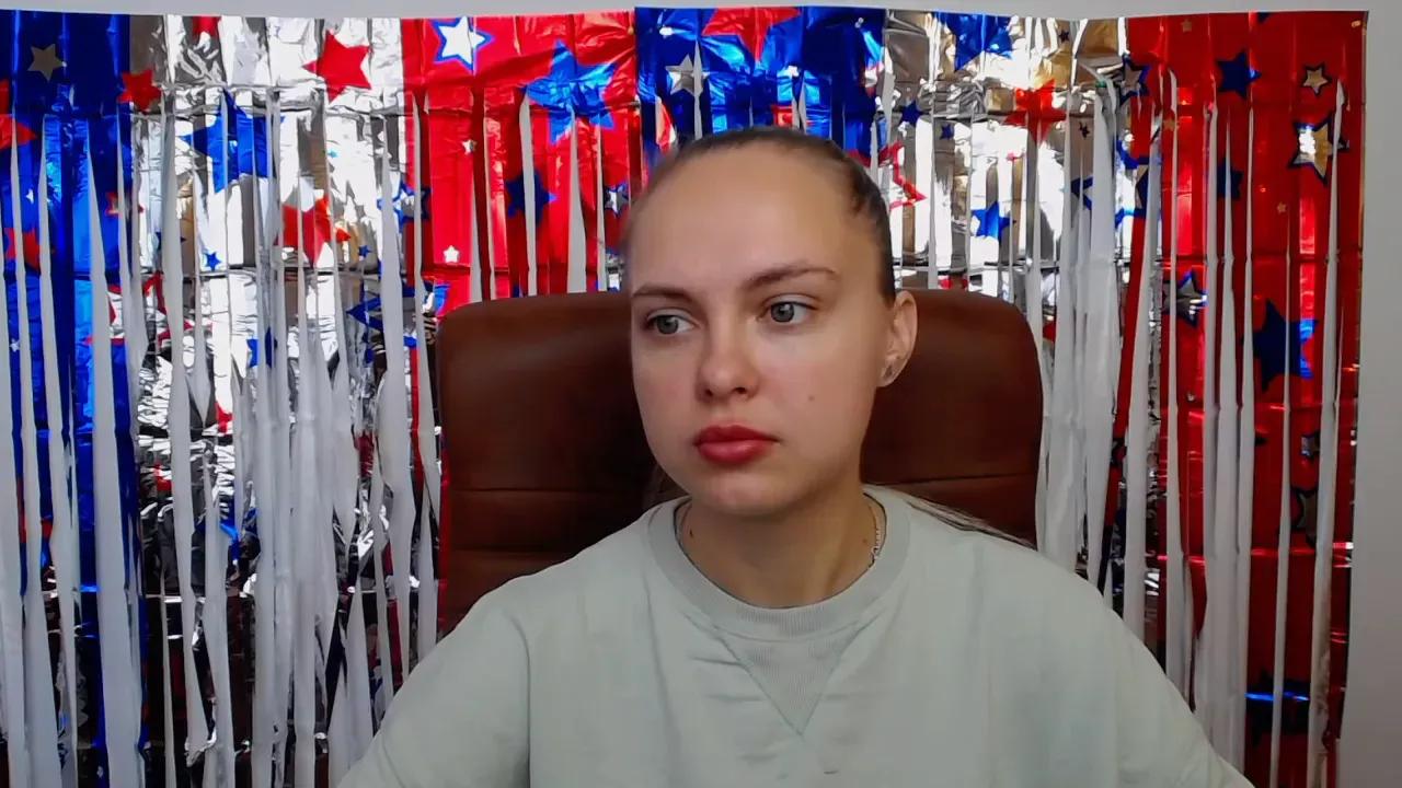 khaleesimoon from Cherry is Freechat