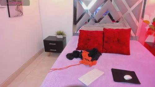 Customizable and immersive: Energize your taste buds and checkout our delicious choice of amateur cams liveshows with excited livestreamers getting their sweet physiques pounded with their beloved vibrating toys.