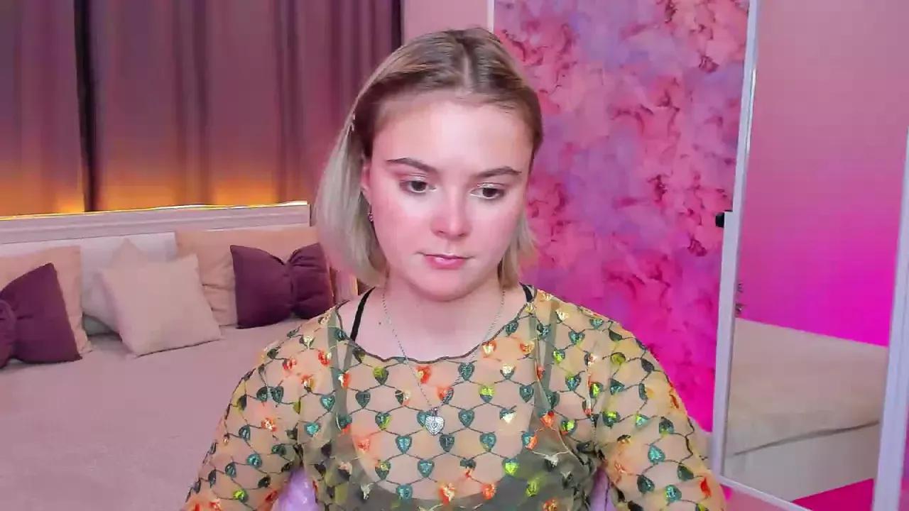 miukitty from Cherry is Freechat