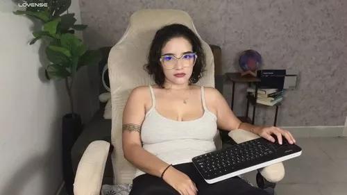 Customizable and immersive: Energize your taste buds and checkout our delicious choice of amateur cams liveshows with excited livestreamers getting their sweet physiques pounded with their beloved vibrating toys.