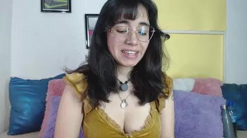 paradiseofmila from Cherry is Freechat