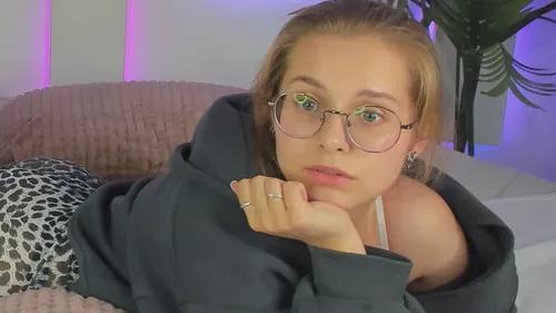 Photos of rileymitch from Cherry is Freechat