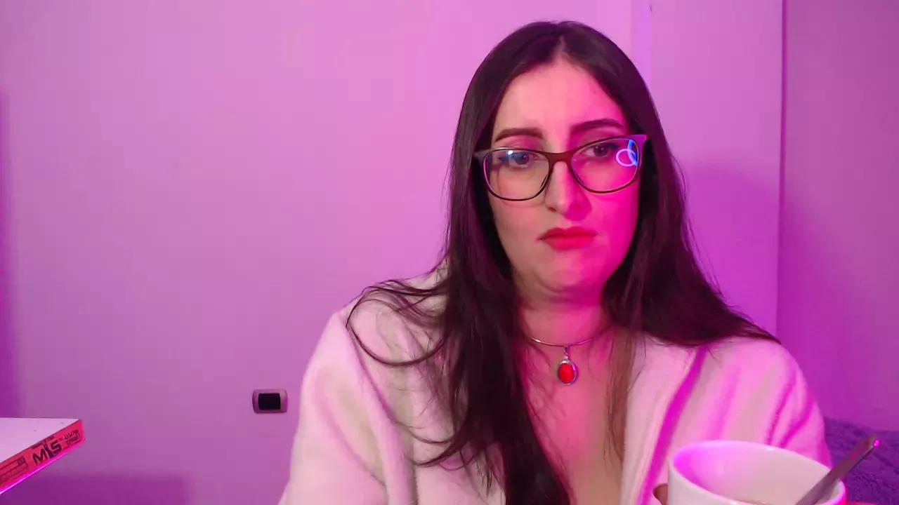 Photos of victoriar13 from Cherry is Freechat