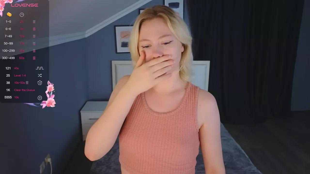 violetwillis from Cherry is Freechat