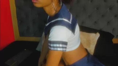 yayahilton from Cherry is Freechat
