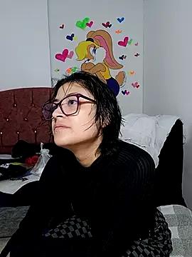 -Loren_- from StripChat is Freechat