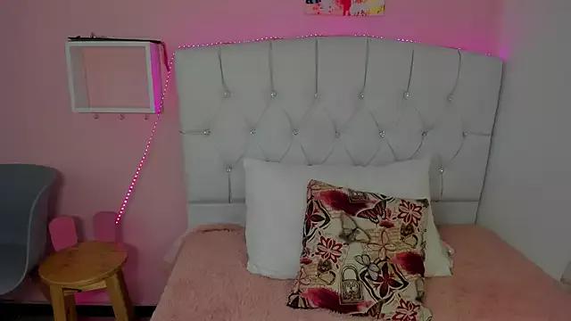 18candys from StripChat is Freechat