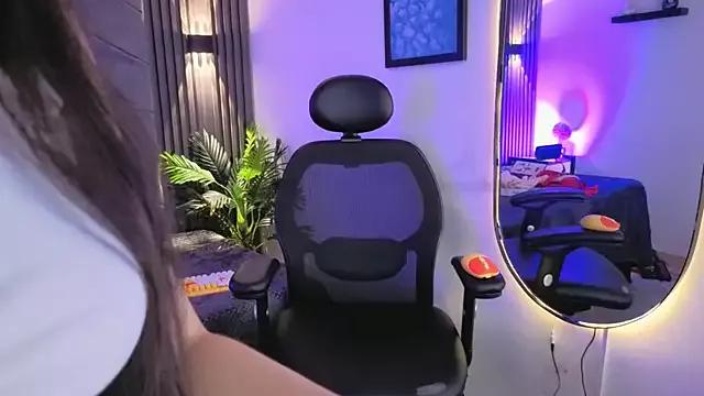 1Anya from StripChat is Freechat