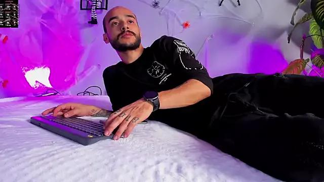 2_fire from StripChat is Freechat