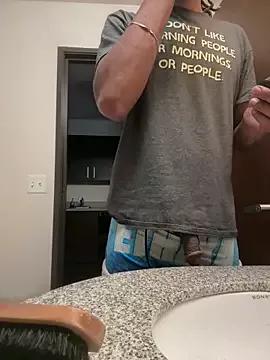 2HandsLong from StripChat is Freechat