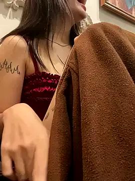 Customizable and immersive: Energize your taste buds and checkout our delicious choice of amateur cams liveshows with excited livestreamers getting their sweet physiques pounded with their beloved vibrating toys.