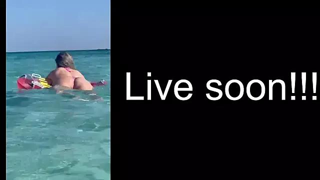 _Allie_ from StripChat is Freechat