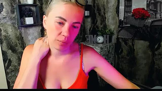 _AmandaGold_ from StripChat is Freechat