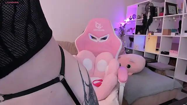 Customizable and immersive: Energize your taste buds and checkout our delicious choice of amateur cams liveshows with excited livestreamers getting their sweet physiques pounded with their beloved vibrating toys.