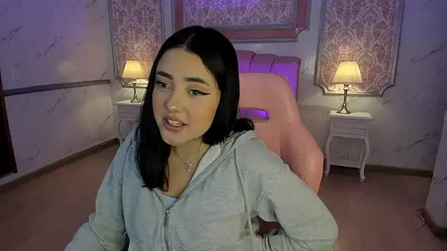 _EmmaAdamms from StripChat is Freechat