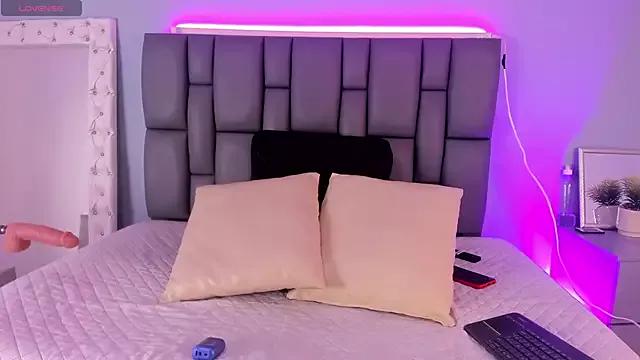 Customizable and immersive: Energize your taste buds and checkout our delicious choice of amateur cams liveshows with excited livestreamers getting their sweet physiques pounded with their beloved vibrating toys.