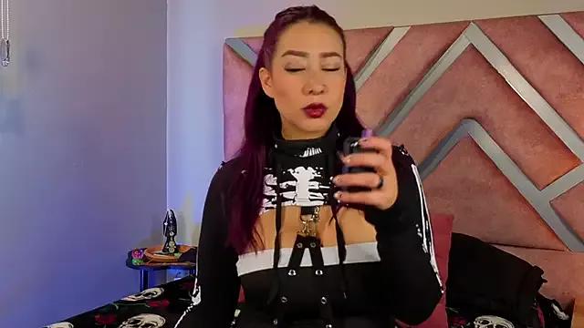 Customizable and immersive: Energize your taste buds and checkout our delicious choice of amateur cams liveshows with excited livestreamers getting their sweet physiques pounded with their beloved vibrating toys.