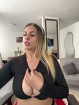 Customizable and immersive: Energize your taste buds and checkout our delicious choice of amateur cams liveshows with excited livestreamers getting their sweet physiques pounded with their beloved vibrating toys.