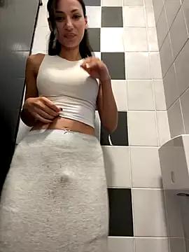 Customizable and immersive: Energize your taste buds and checkout our delicious choice of amateur cams liveshows with excited livestreamers getting their sweet physiques pounded with their beloved vibrating toys.