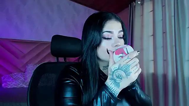 _raven_black from StripChat is Freechat