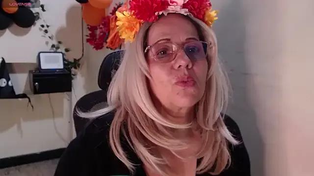 Customizable and immersive: Energize your taste buds and checkout our delicious choice of amateur cams liveshows with excited livestreamers getting their sweet physiques pounded with their beloved vibrating toys.