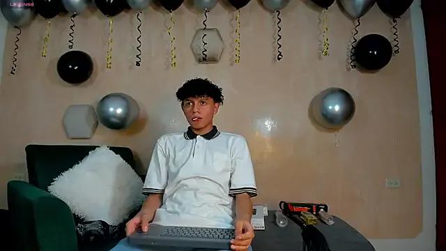 _taylor_black from StripChat is Freechat