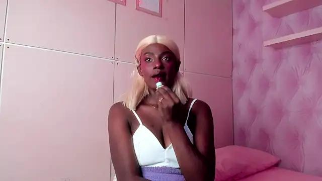 _Tinawhite from StripChat is Freechat