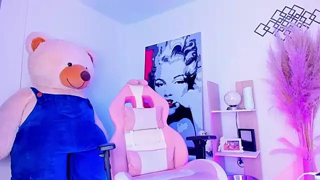 Customizable and immersive: Energize your taste buds and checkout our delicious choice of amateur cams liveshows with excited livestreamers getting their sweet physiques pounded with their beloved vibrating toys.