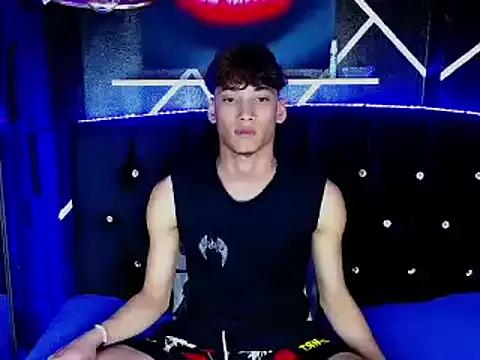 aaron_schott from StripChat is Freechat