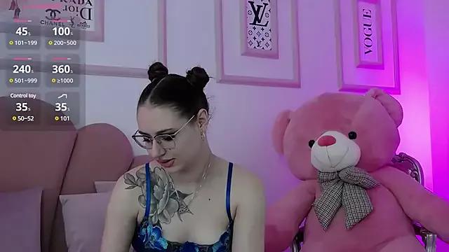 Customizable and immersive: Energize your taste buds and checkout our delicious choice of amateur cams liveshows with excited livestreamers getting their sweet physiques pounded with their beloved vibrating toys.