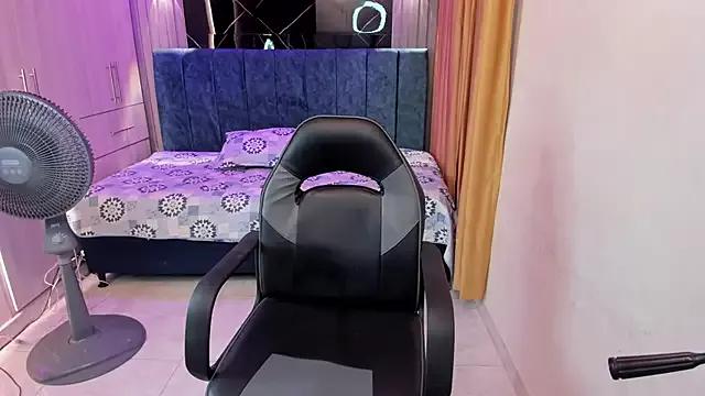 Abigail-Manson from StripChat is Freechat