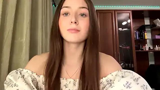 Adel_strongwoman from StripChat is Freechat