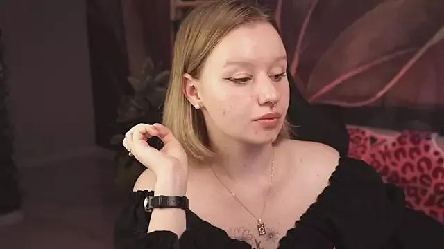 AdeleLoomis from StripChat is Freechat