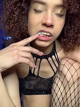 Adrianita-Fox from StripChat is Freechat