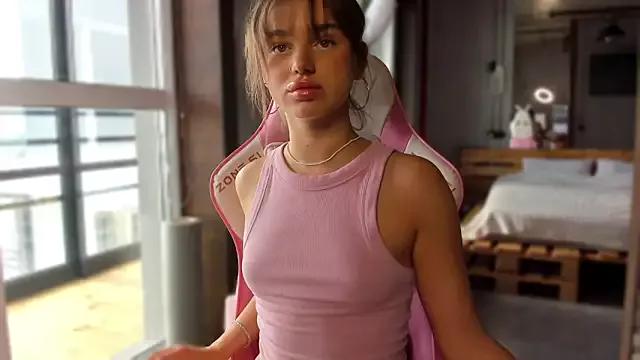 Customizable and immersive: Energize your taste buds and checkout our delicious choice of amateur cams liveshows with excited livestreamers getting their sweet physiques pounded with their beloved vibrating toys.