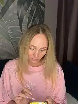 Affectionate_lady from StripChat is Freechat
