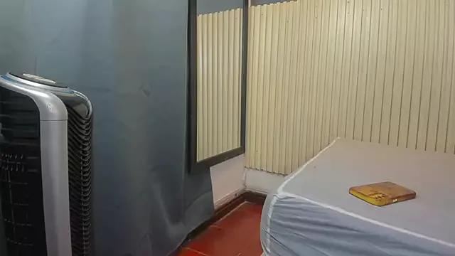 Aida-nicolle from StripChat