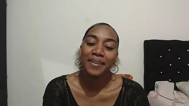 AishaOwens from StripChat is Freechat