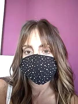 Akemi_rossi from StripChat is Freechat